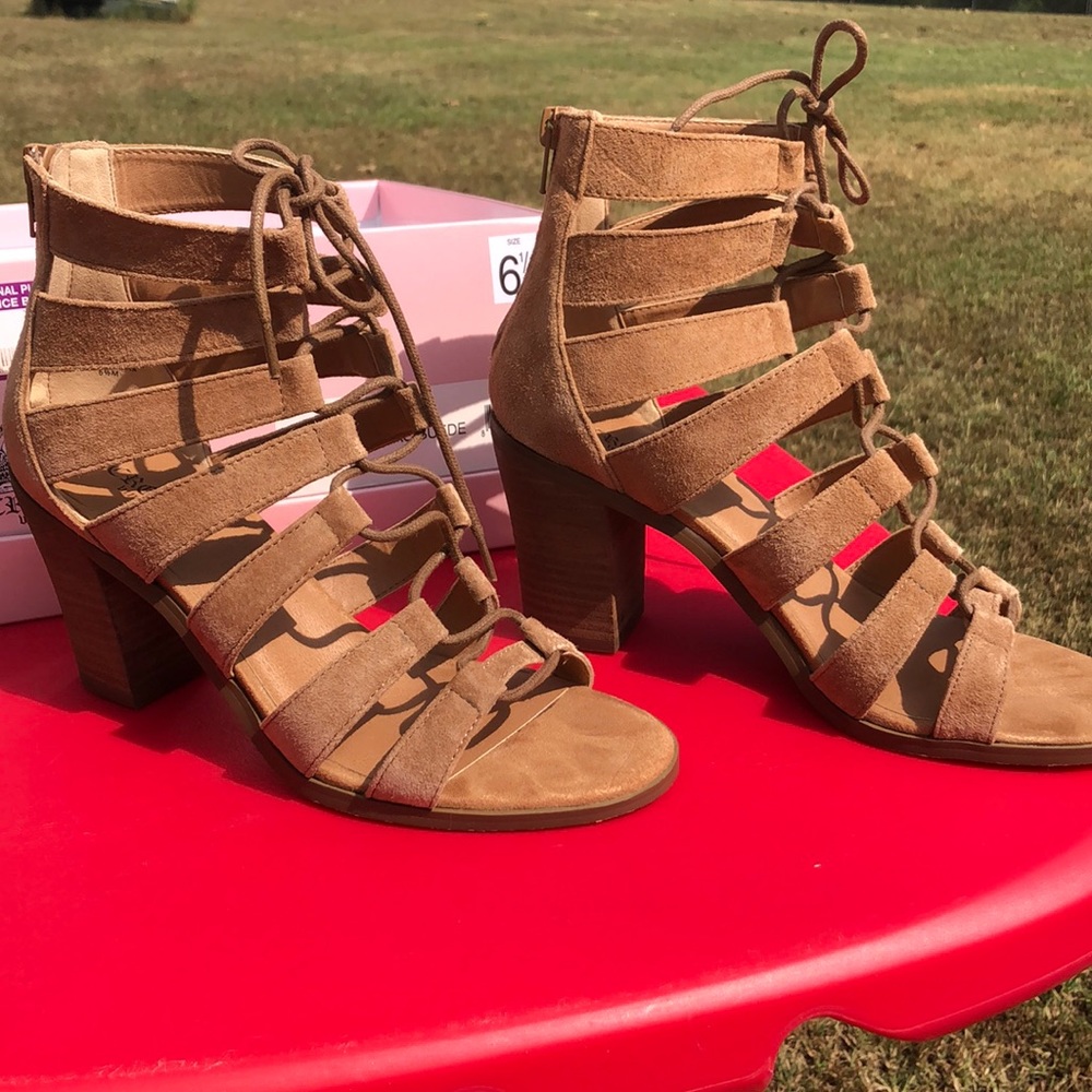 Crown Vintage Heel Shoes